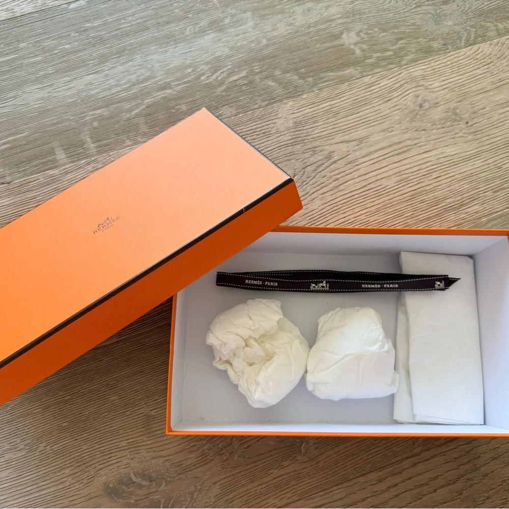 Hermes Orange Storage Box with tissue and ribbon size 11.2 x 6.5 x 3.8 in